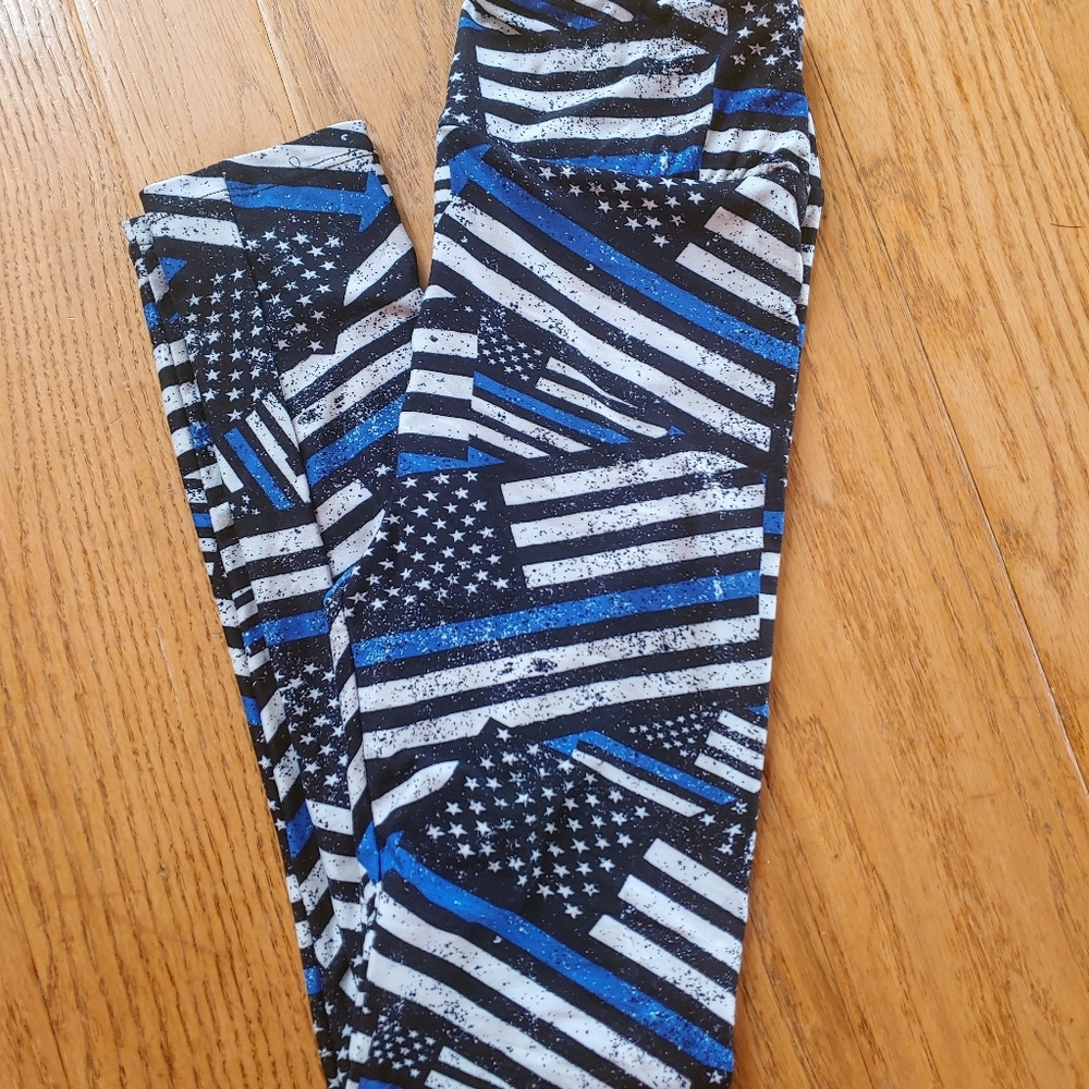 Never worn lularoe leggings!